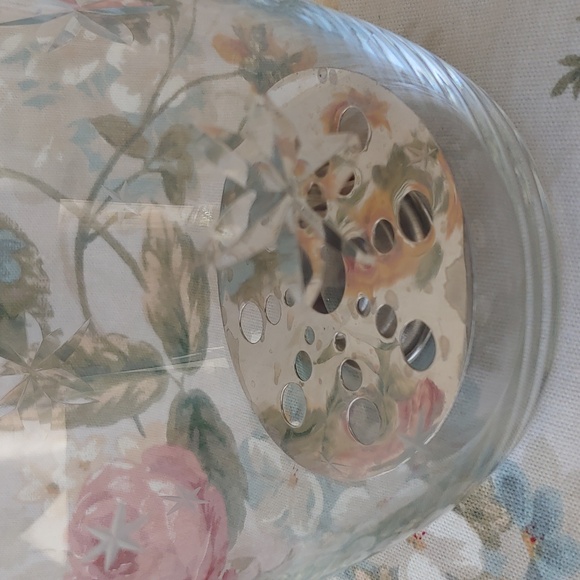 Vintage Etched Crystal Ice Bucket with Stainless Steel Lid and Tongs - Picture 11 of 15